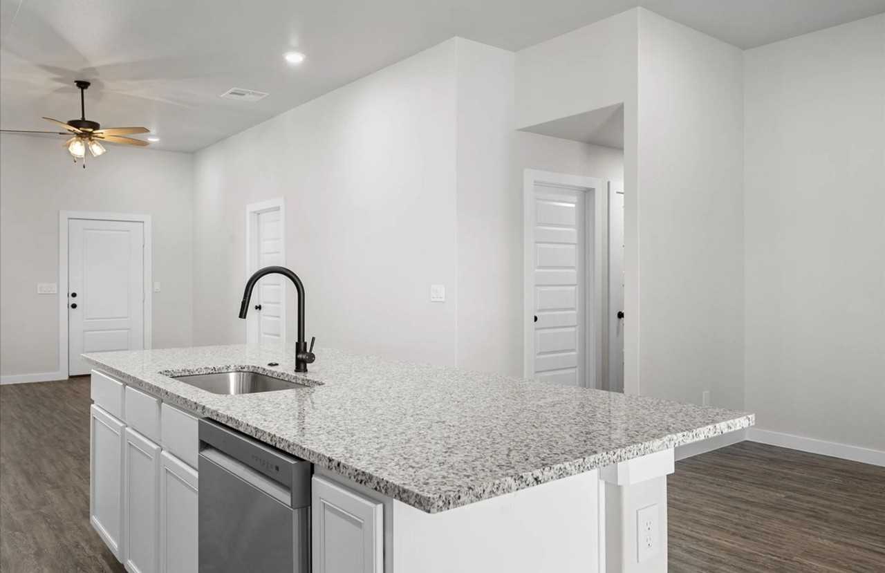 2147 Langford Avenue - Photo 4 of 9