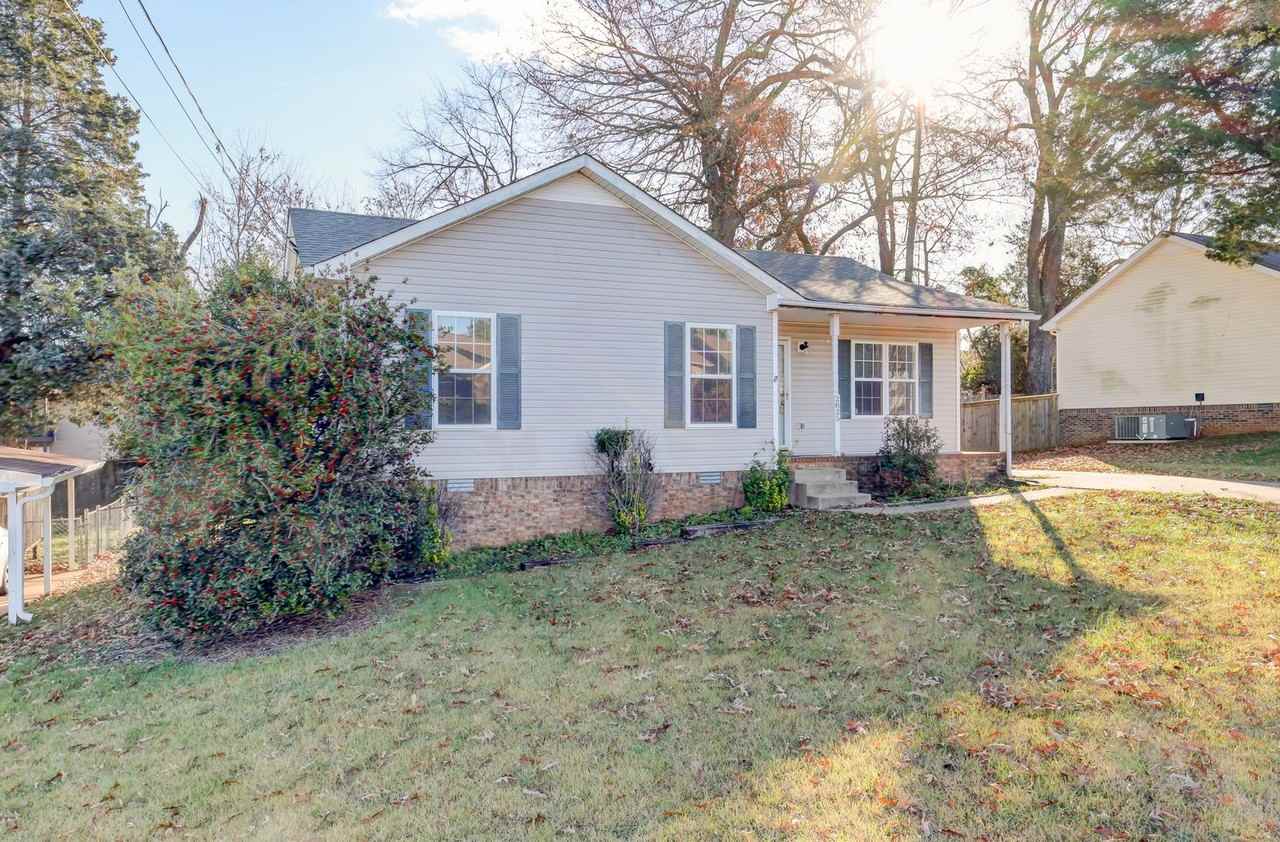 2825 Teakwood Dr - Photo 5 of 50