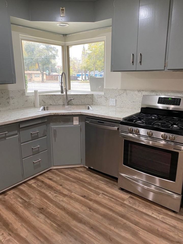 1516 Scenic Dr - Photo 3 of 4