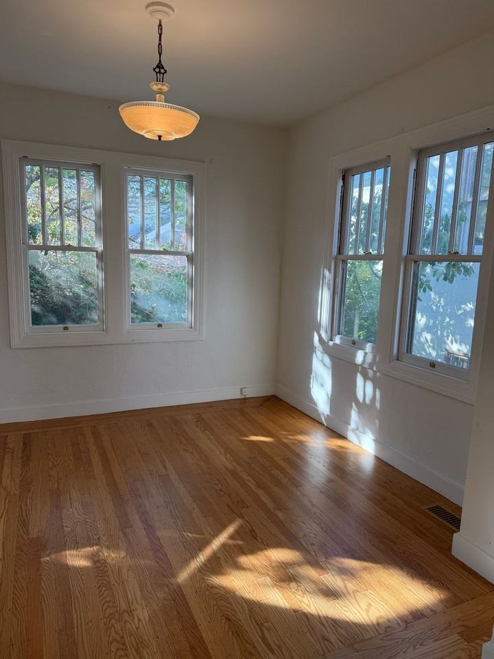 958 Bayview Avenue - Photo 2 of 25