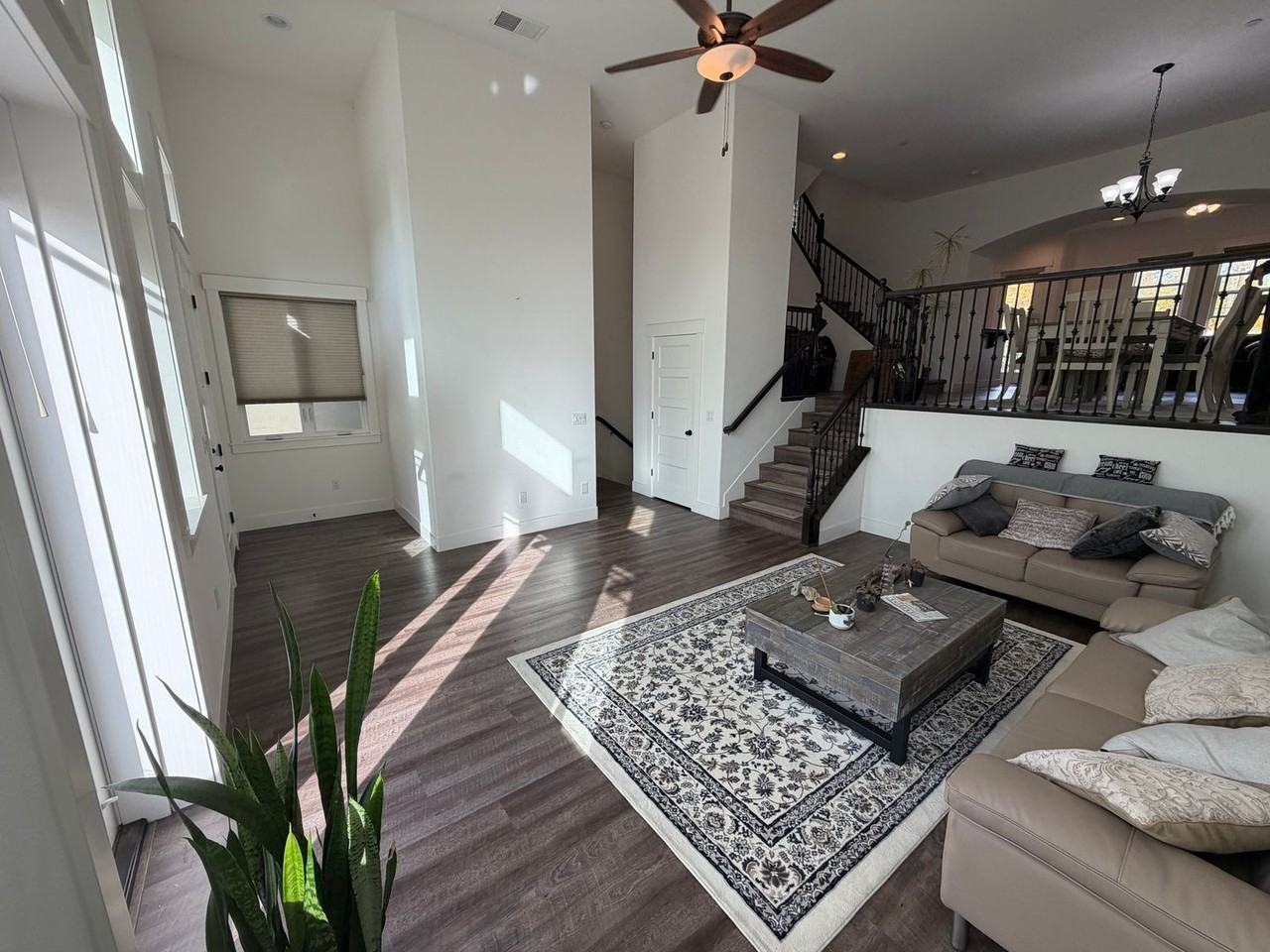 3417 Crocker Dr - Photo 3 of 32