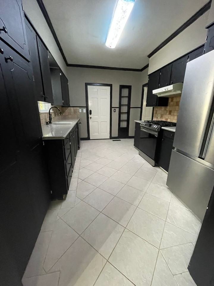 4156 Maryland Avenue - Photo 4 of 12