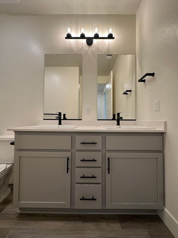 6925 W Grove Ave - Photo 3 of 23