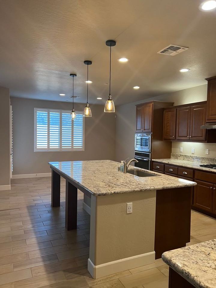 1082 West Quail Rock Way - Photo 5 of 42