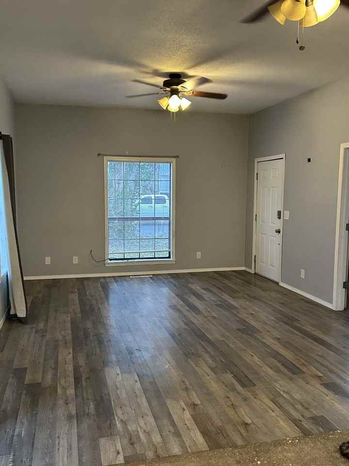 411 West Kansas Street - Photo 2 of 16