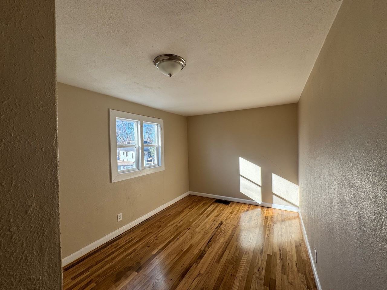 830 31st Avenue - Photo 5 of 5