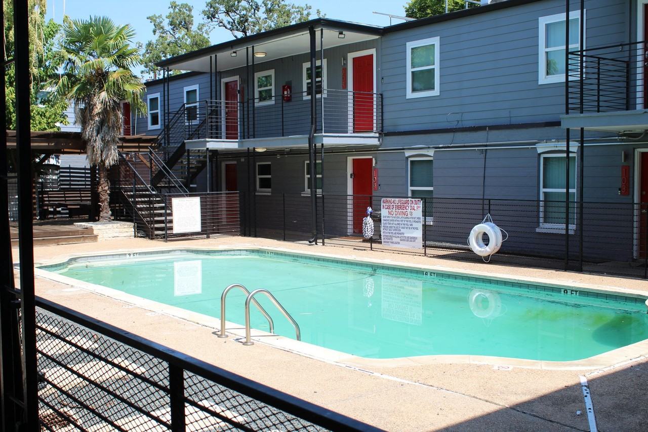 Hyde Park Square - Photo 2 of 50