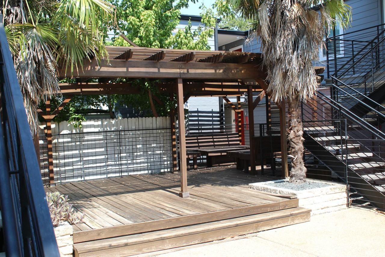 Hyde Park Square - Photo 3 of 50