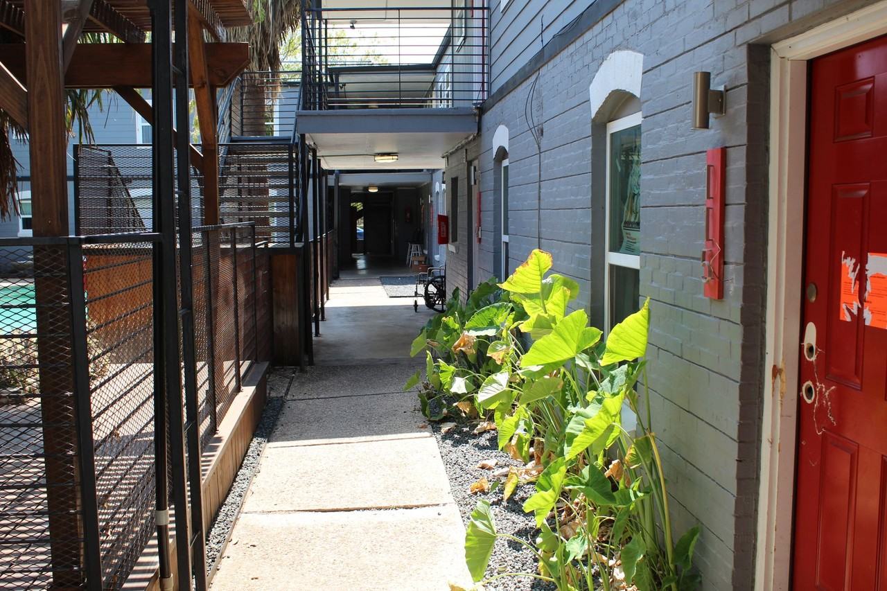 Hyde Park Square - Photo 6 of 50