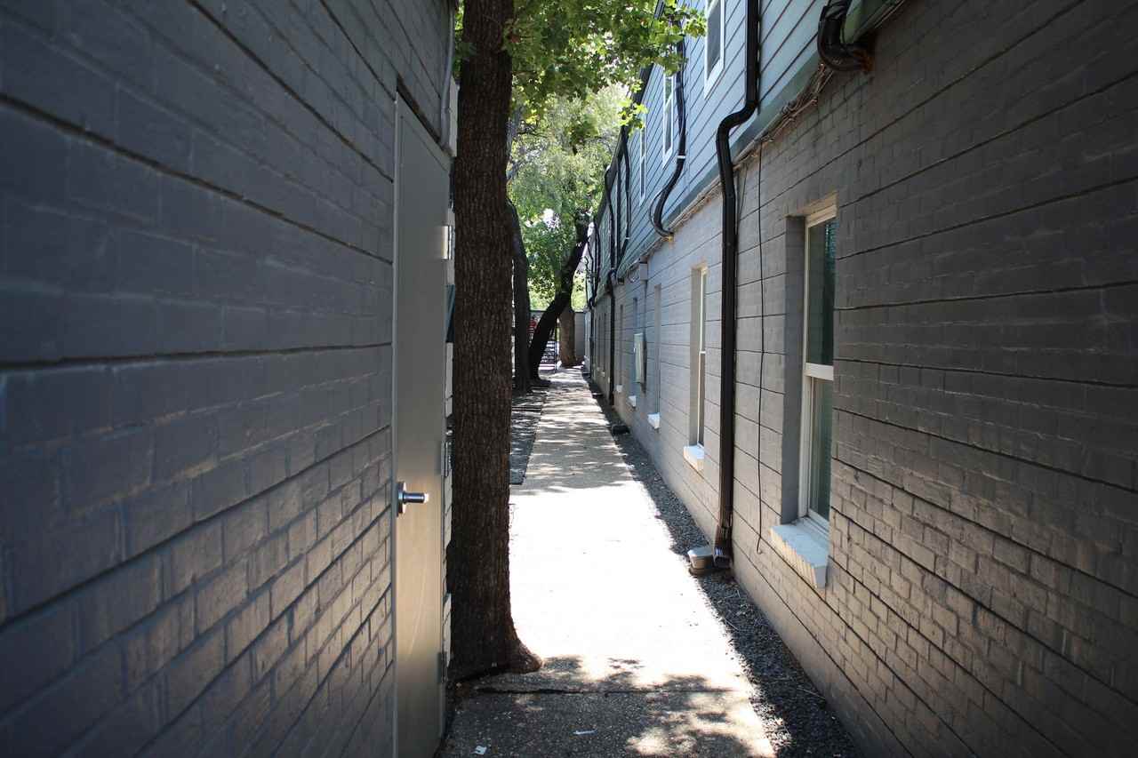 Hyde Park Square - Photo 7 of 50