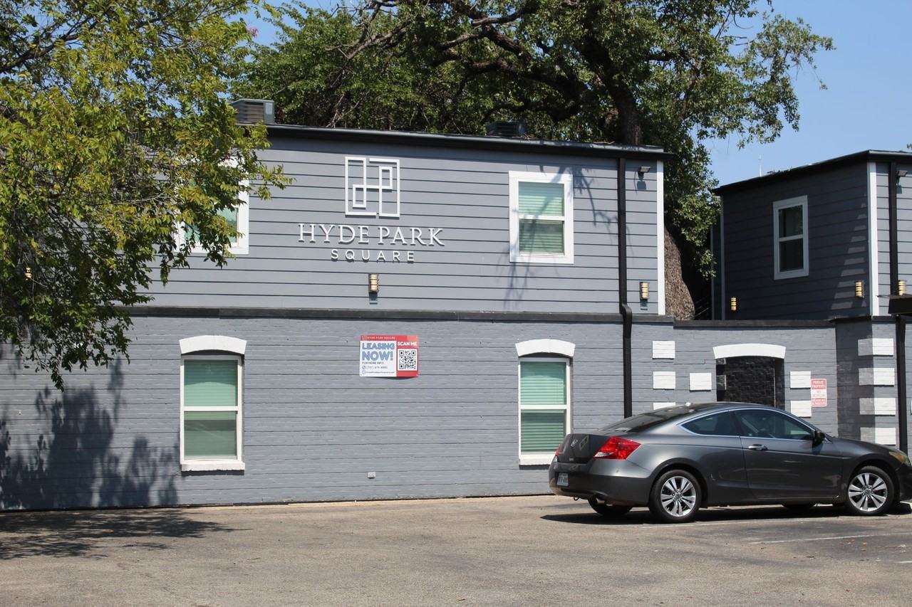 Hyde Park Square - Photo 4 of 50