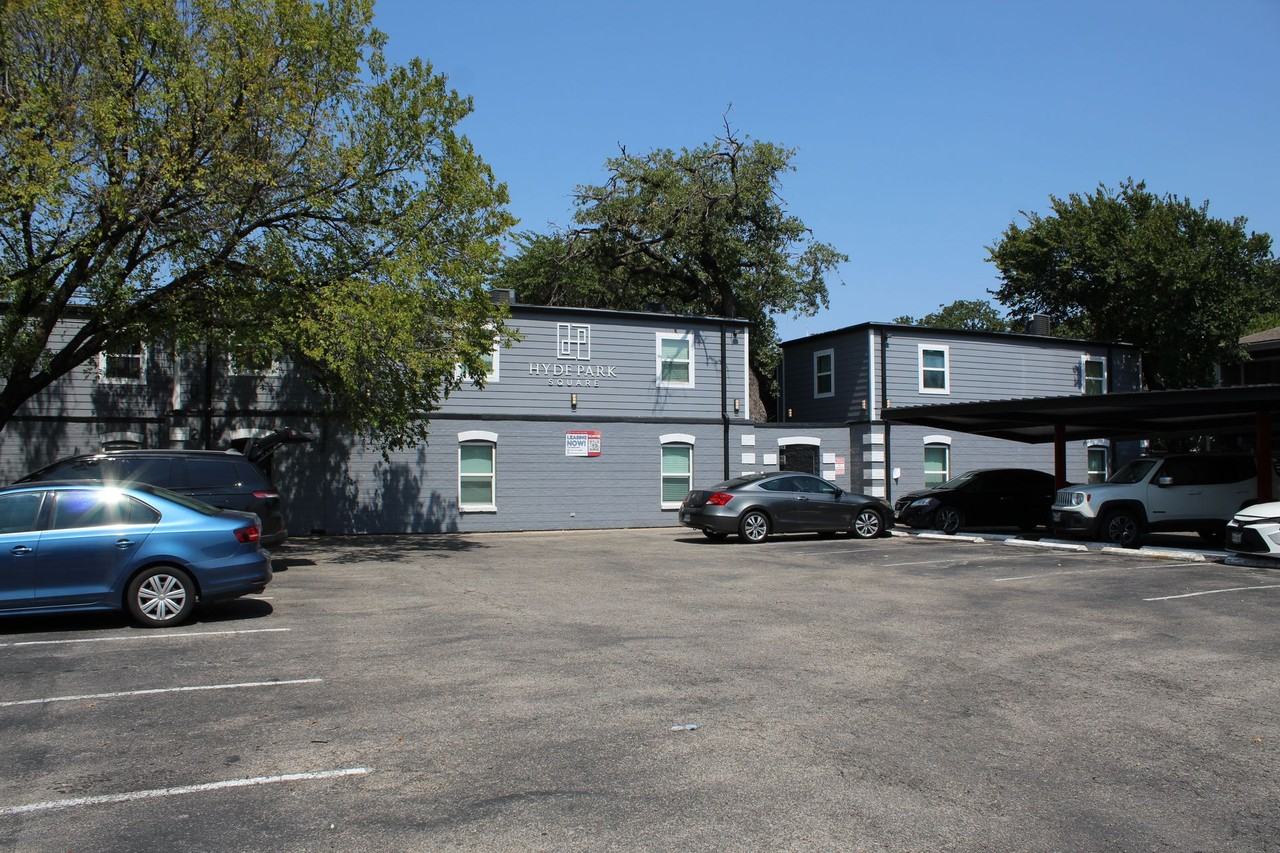 Hyde Park Square - Photo 5 of 50