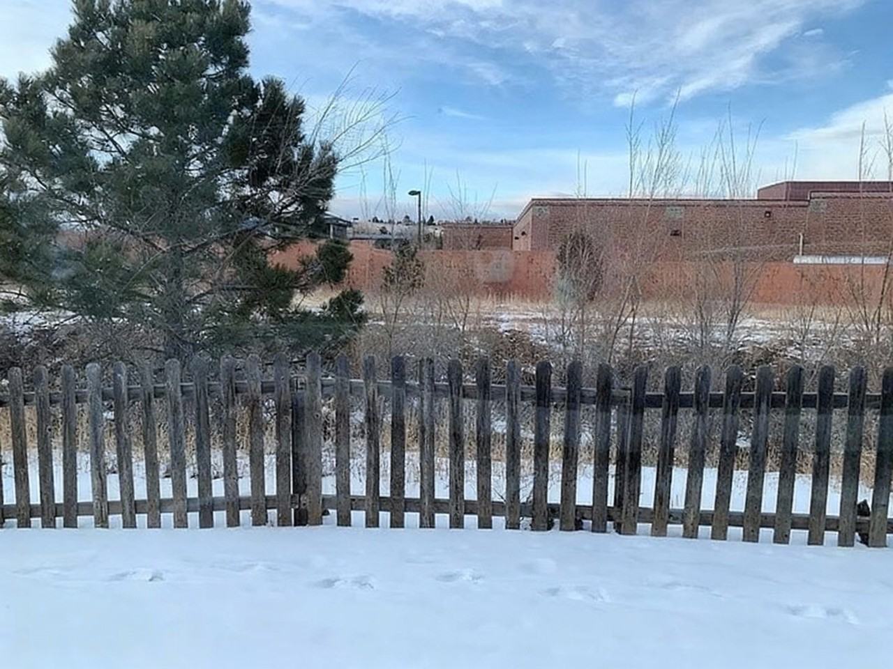 838 London Green Way - Photo 5 of 15