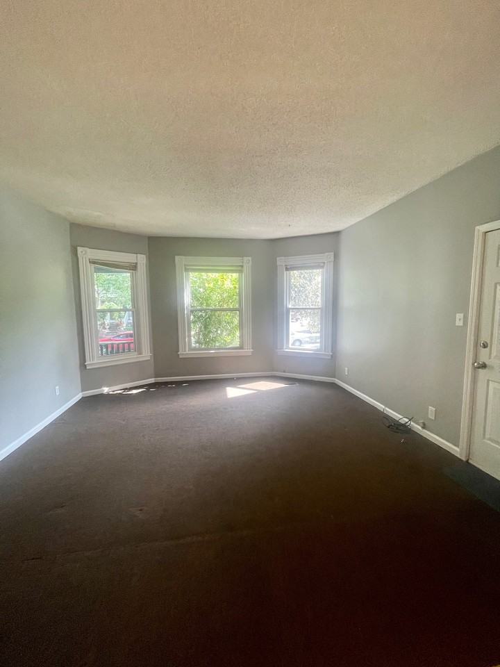 106 Comfort St #108 - Photo 5 of 11