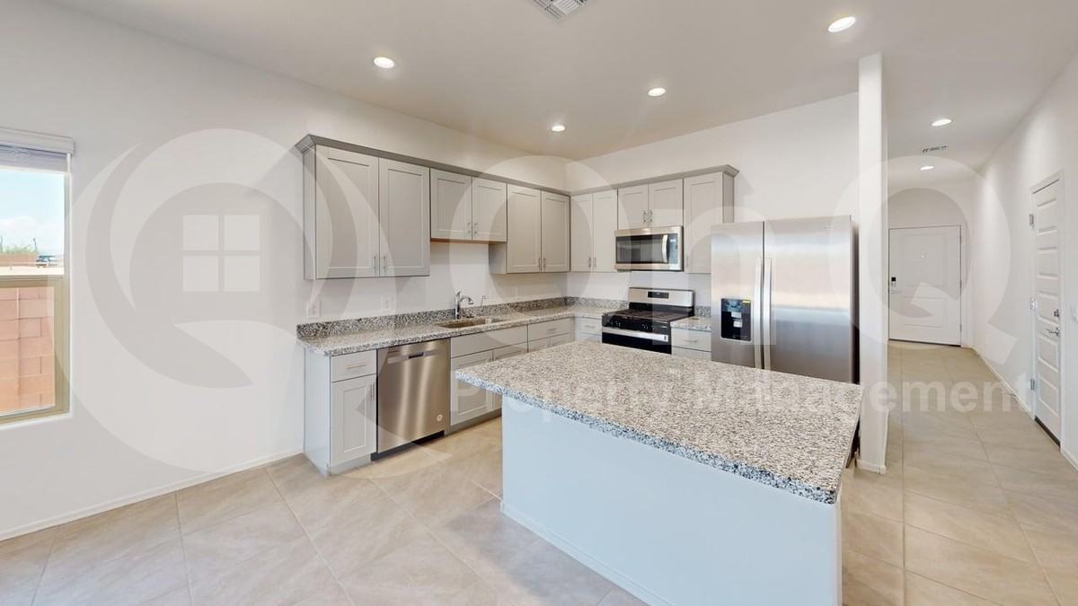 12885 E Russo Dr - Photo 3 of 27