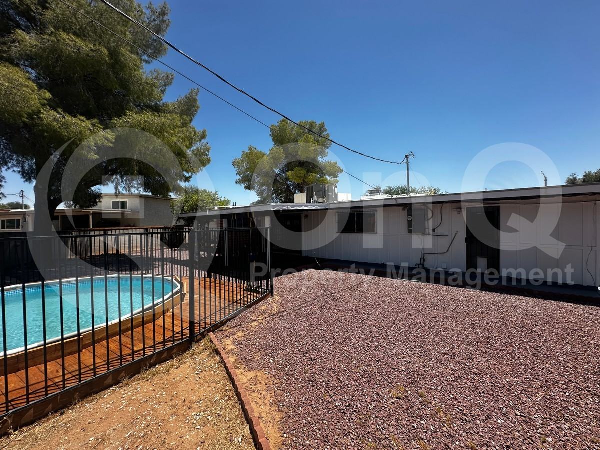 8175 E 20th St - Photo 6 of 30