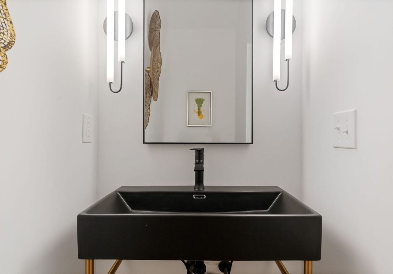 2010 Saint John Street - Photo 2 of 33