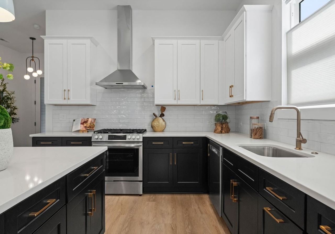 2010 Saint John Street - Photo 7 of 33