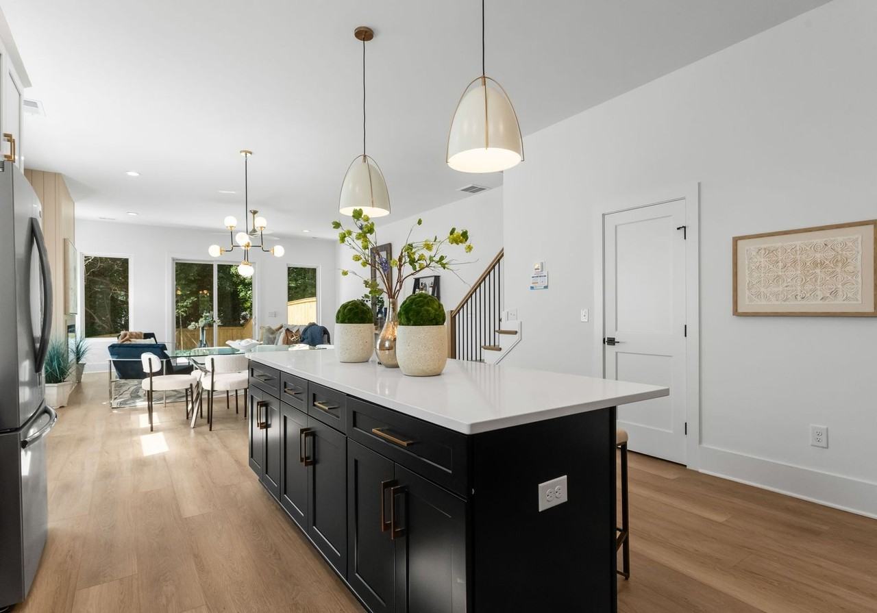 2010 St John St - Photo 7 of 29