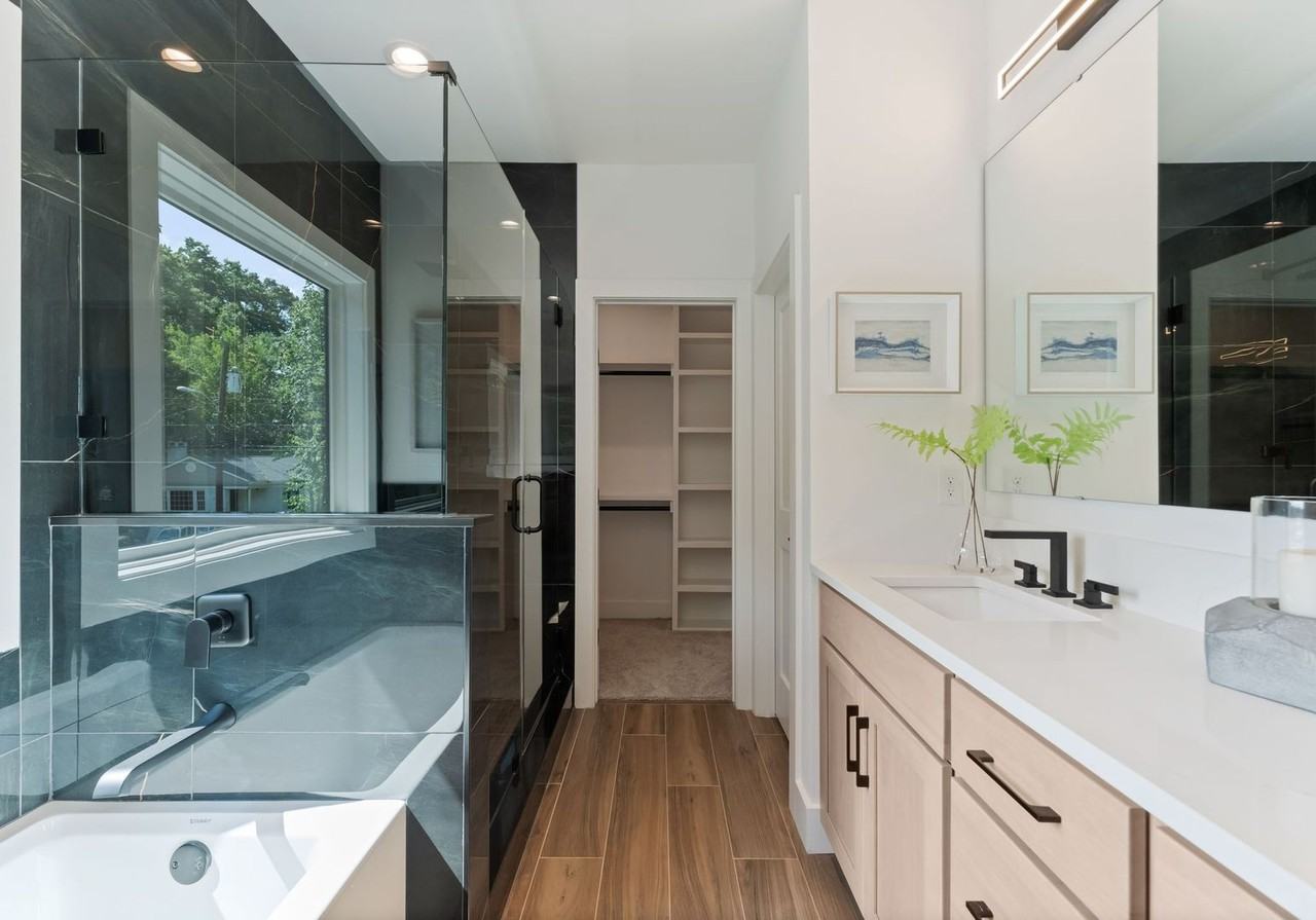 2004 St John St - Photo 7 of 28