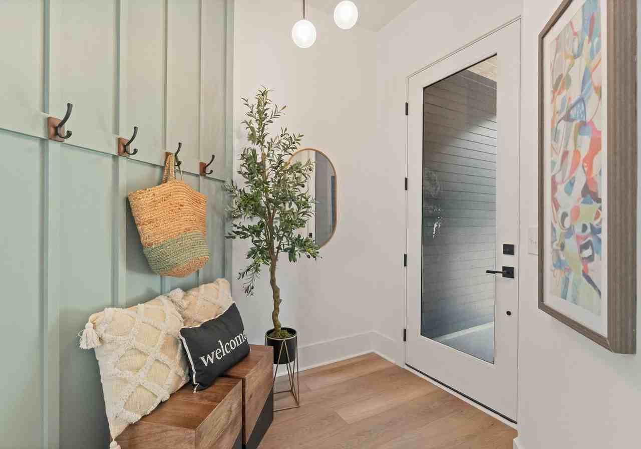 2006 Saint John Street - Photo 3 of 39