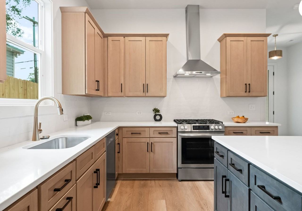 2415 Pruitt St - Photo 4 of 23