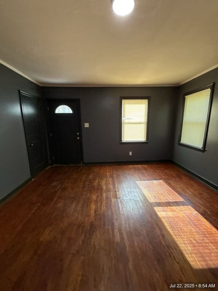 761 Gracewood St - Photo 2 of 10