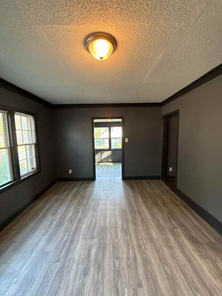 1064 Brower St - Photo 6 of 29