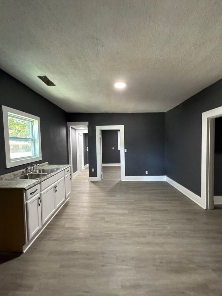 3164 Yale Avenue - Photo 5 of 33