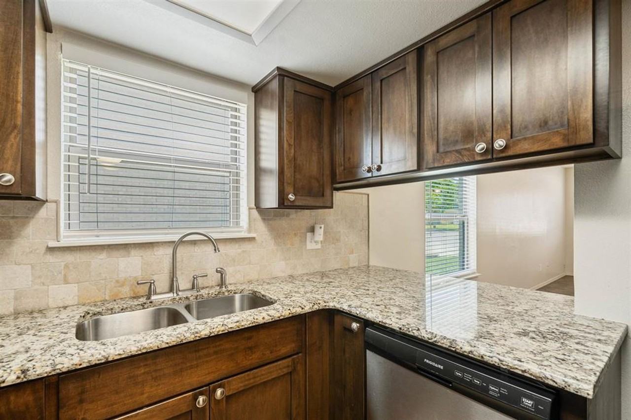 111 Rhonda Street - Photo 3 of 23