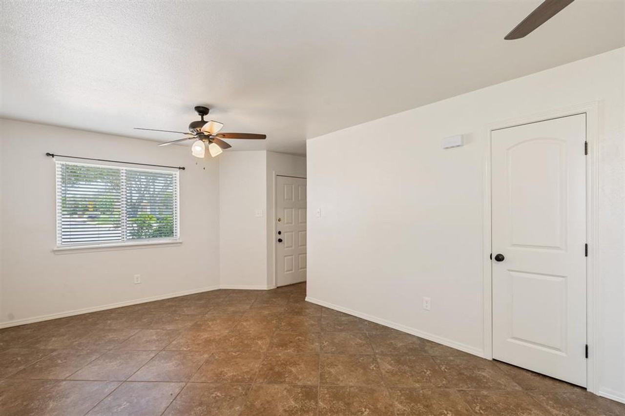 111 Rhonda Street - Photo 6 of 23