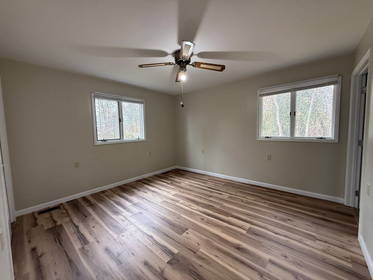 245 Meadowbrook Rd - Photo 5 of 31