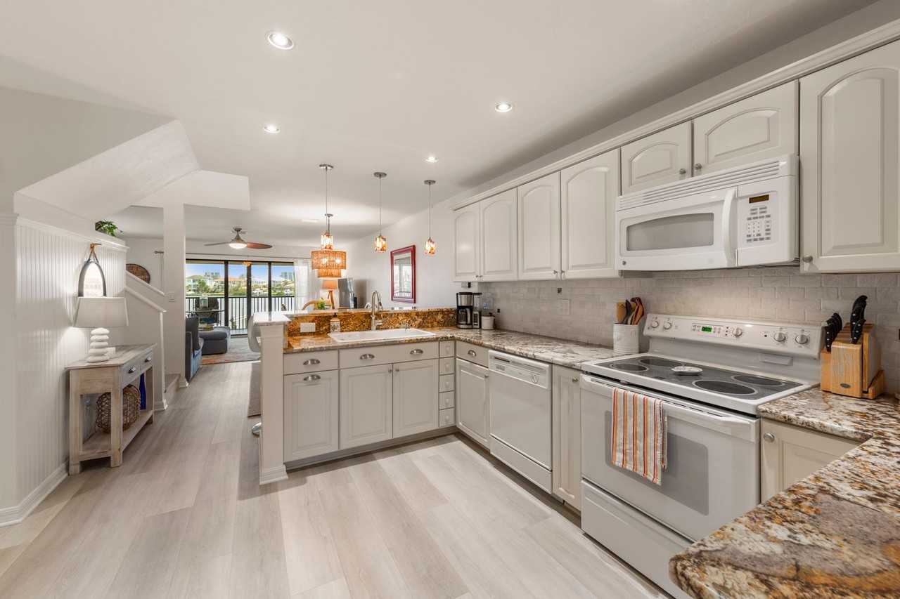 26773 Hickory Blvd - Photo 3 of 20