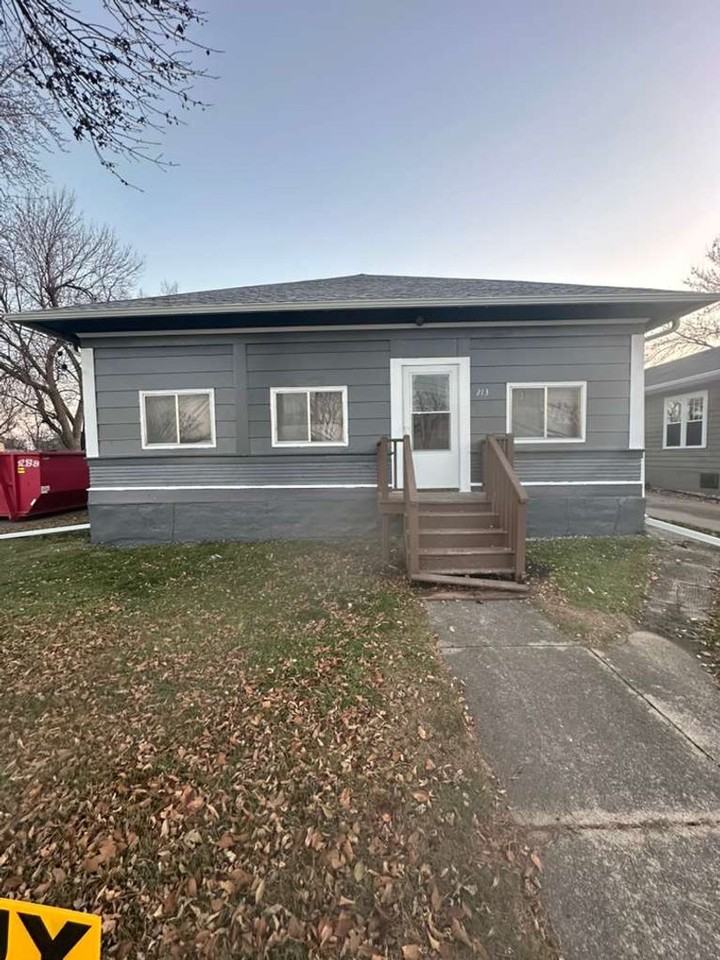 213 East 1st Street - Photo 2 of 3