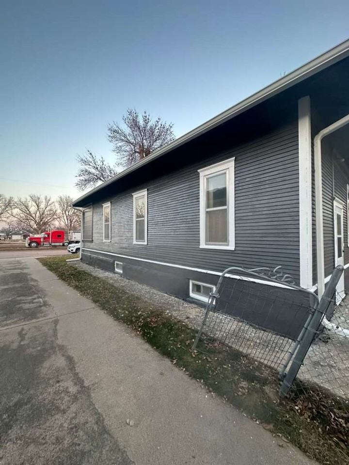 213 East 1st Street - Photo 3 of 3