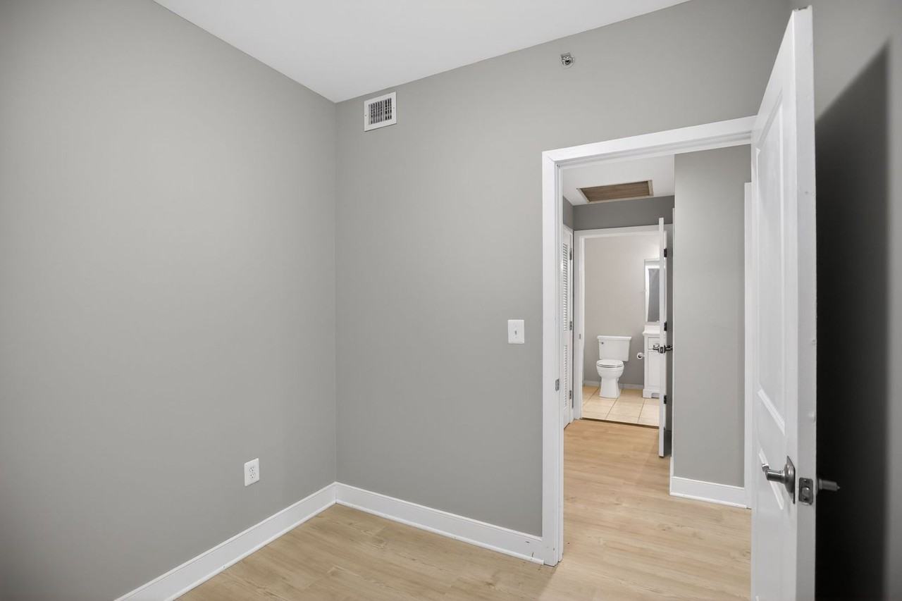 4101 Albemarle St Nw - Photo 7 of 32