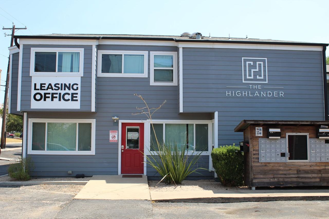 The Highlander - Photo 4 of 27