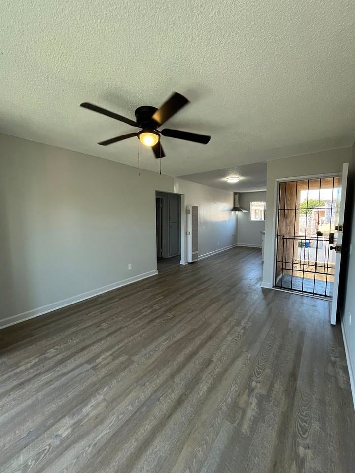 00068-832 - Photo 2 of 24