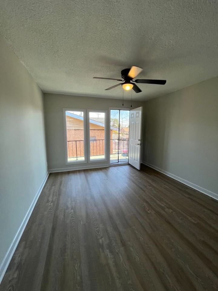 00068-832 - Photo 3 of 24