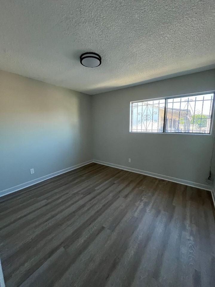 00068-832 - Photo 4 of 24