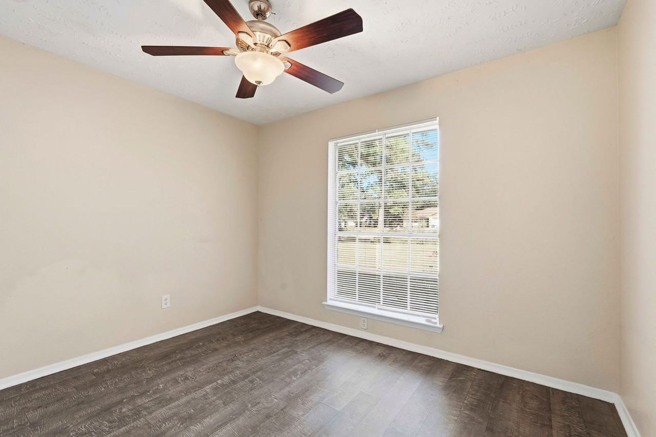 16235 Cutten Road - Photo 5 of 25