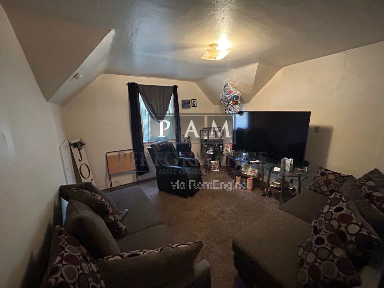 823 Yout St - Photo 6 of 14