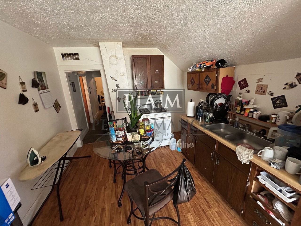 823 Yout St - Photo 7 of 14