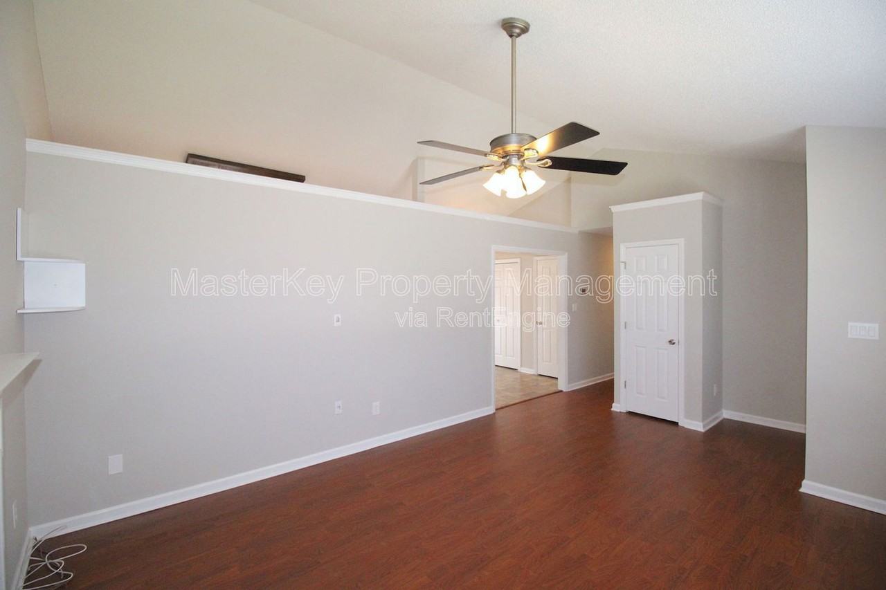 305 Noonday Ct - Photo 5 of 23