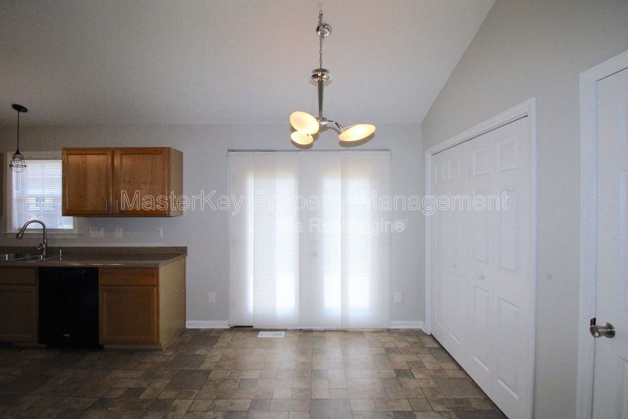 305 Noonday Ct - Photo 6 of 23