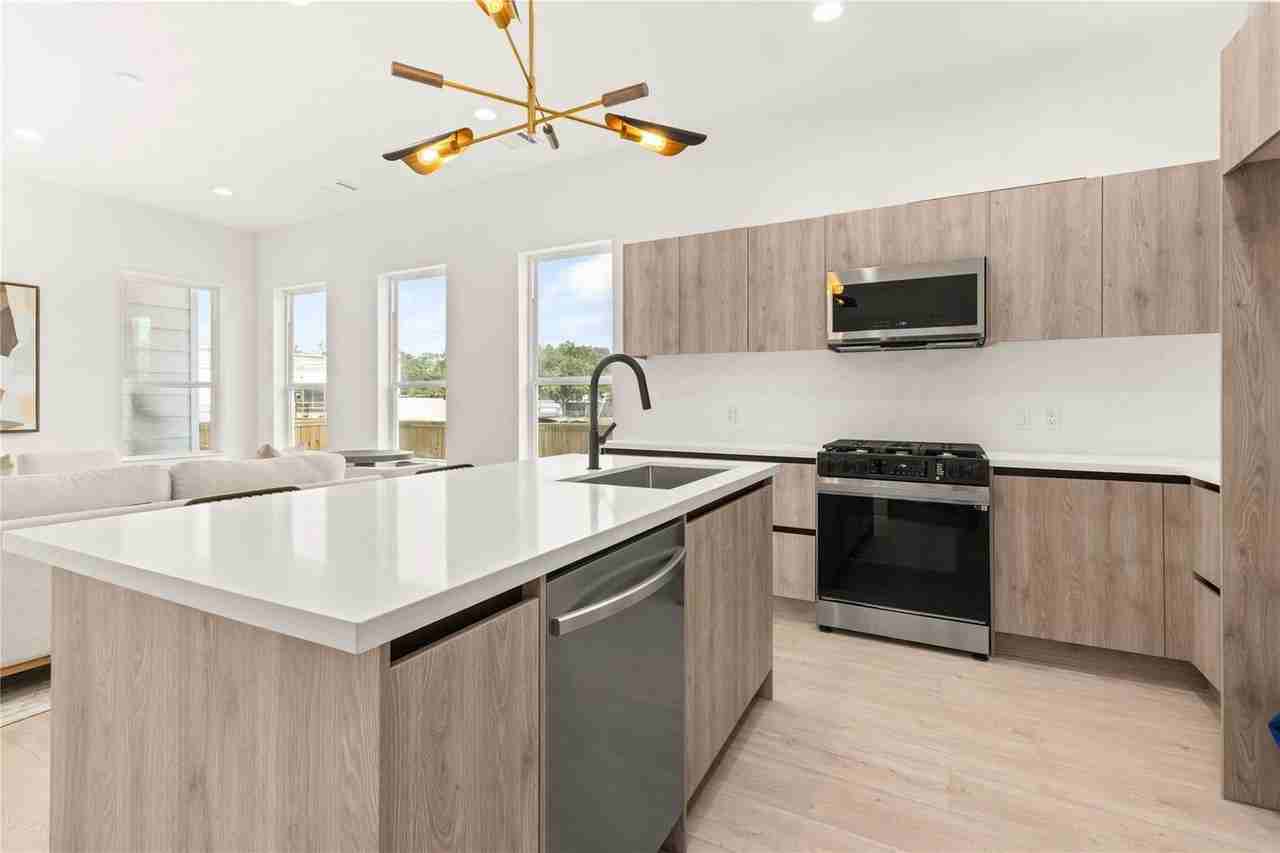 105 Tolima Dove St - Photo 4 of 29