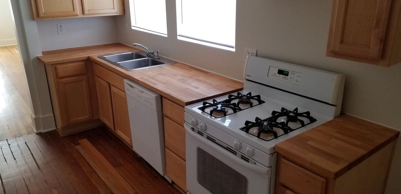 918 N 8th St - Photo 4 of 6