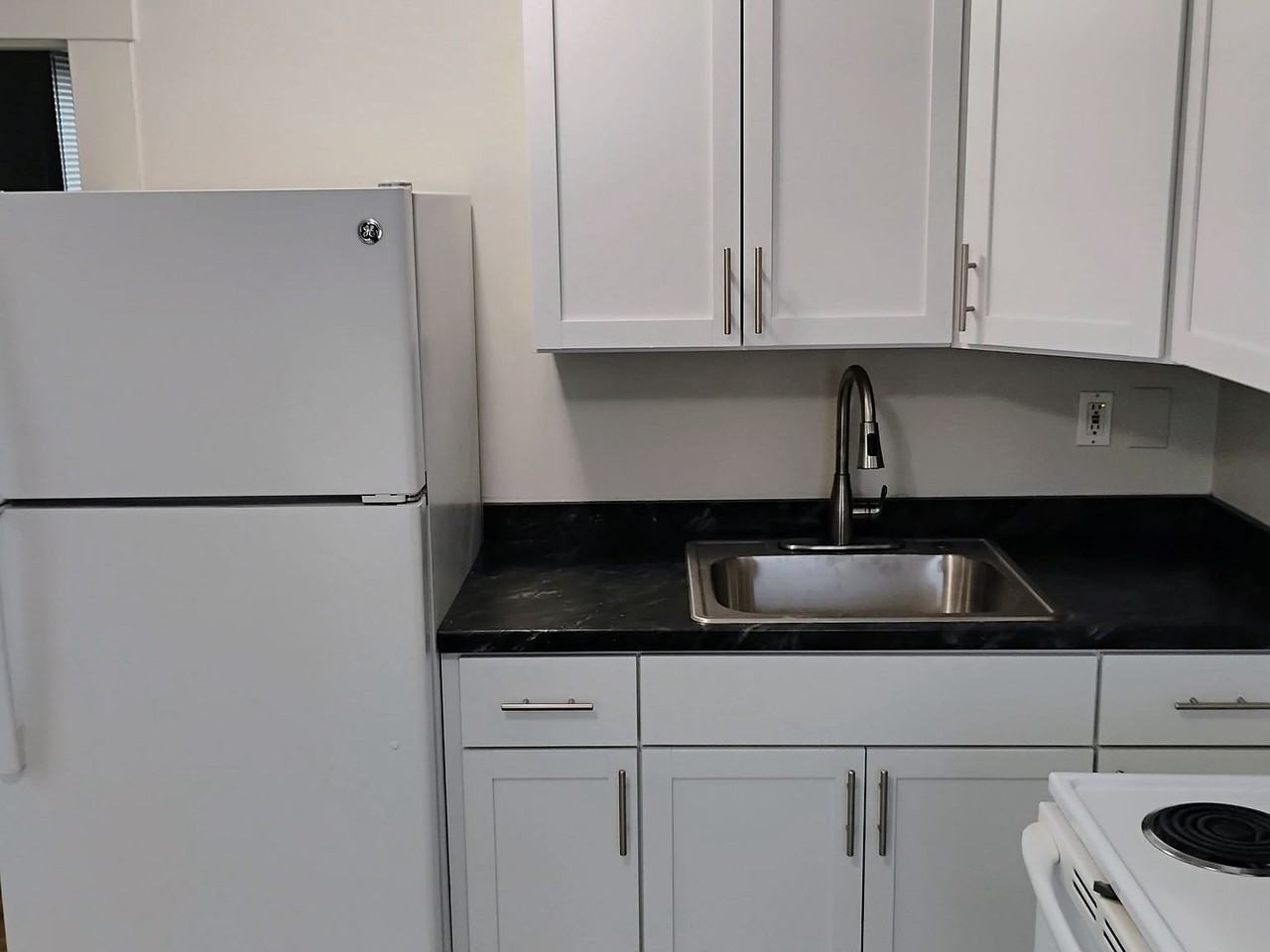 86 N State St #A - Photo 2 of 18