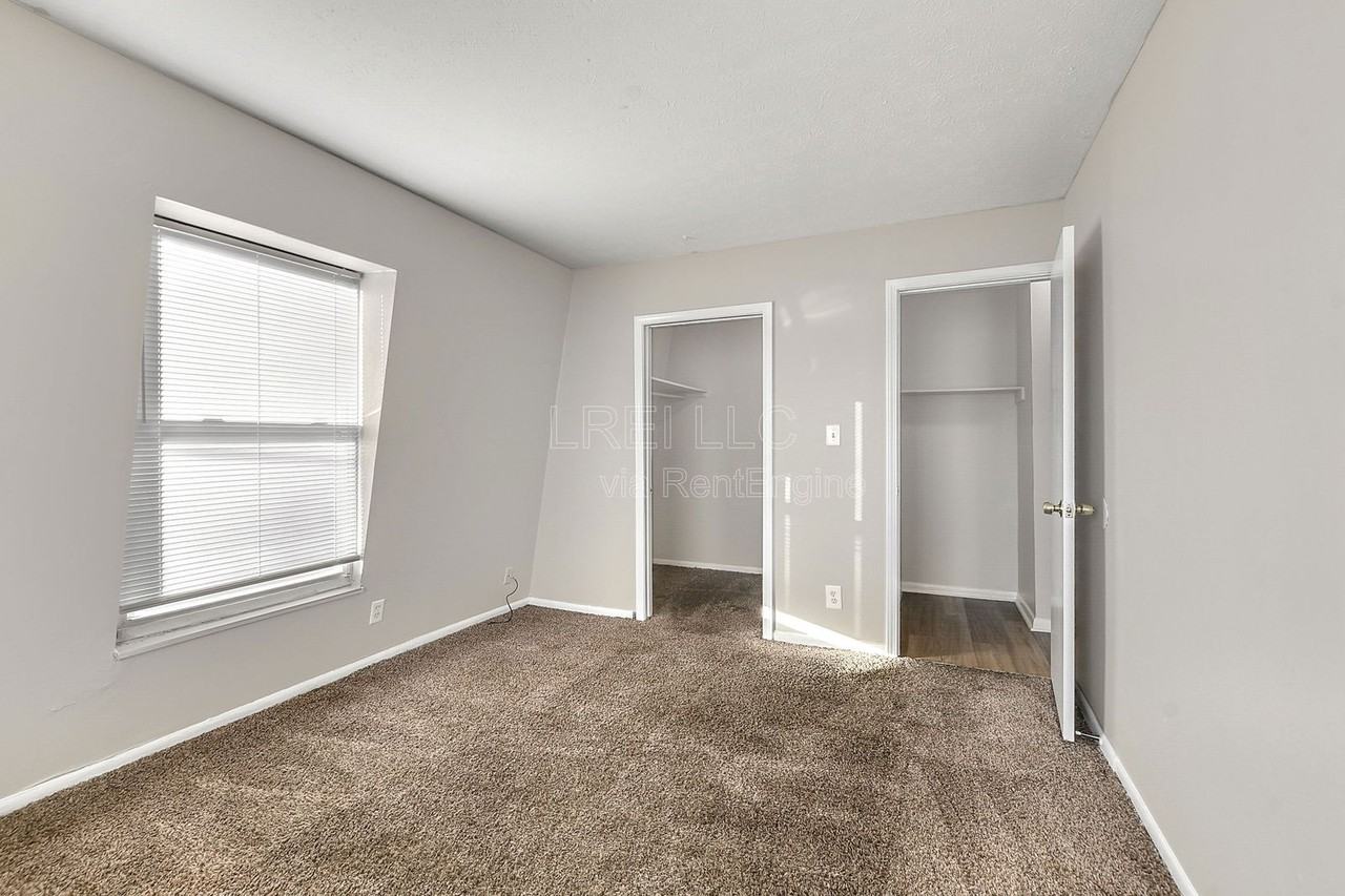 421 Poplar Level Court #401 - Photo 6 of 14