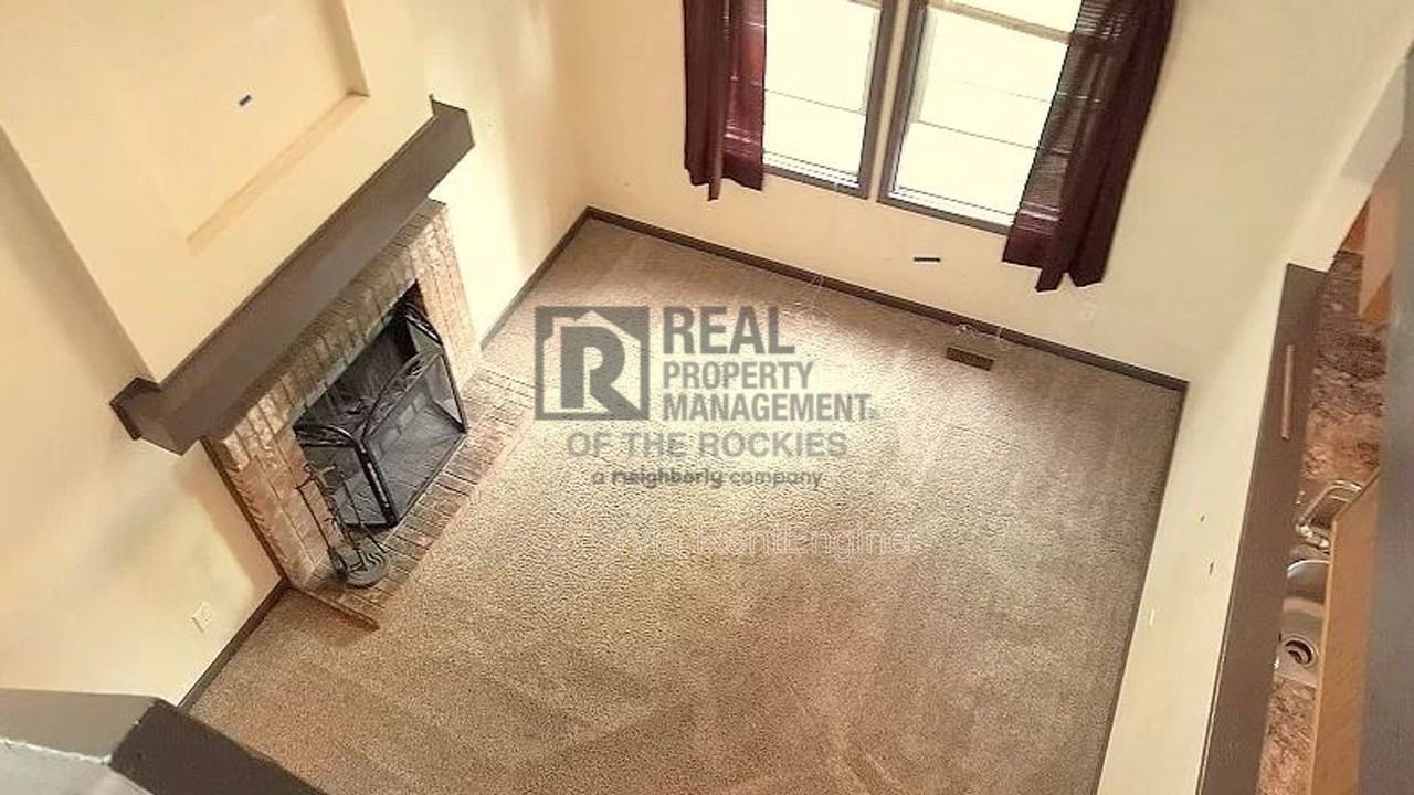 1599 Wellington Ct - Photo 6 of 15